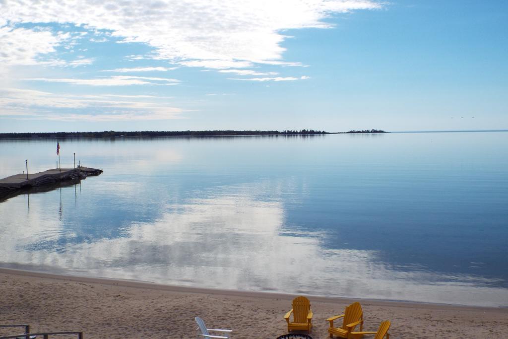 Beachfront Inn Baileys Harbor Exteriör bild